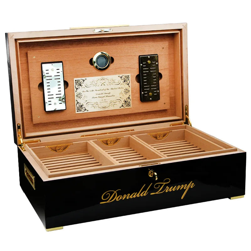 Custom Black and Gold Cedar Wooden Humidor Cigar Box with Lacquer Technique