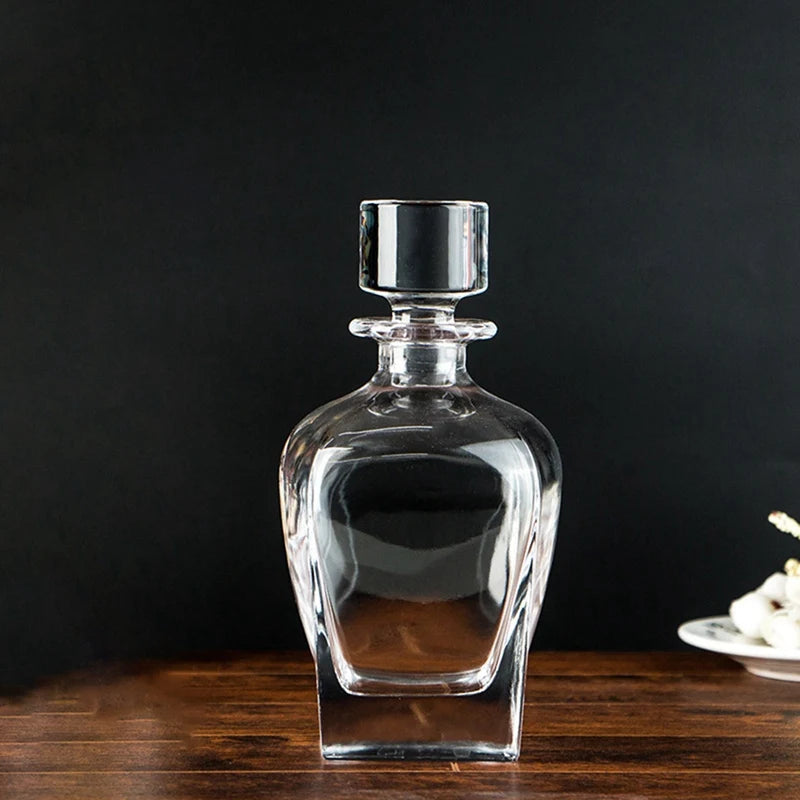 The Sleek - Decanter With Lid